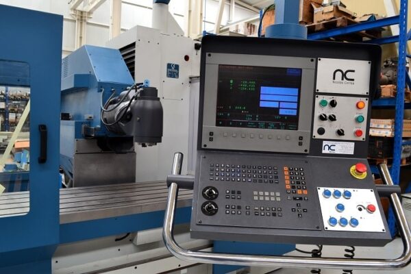 Überholte Bettfräsmaschine CORREA CF17D
