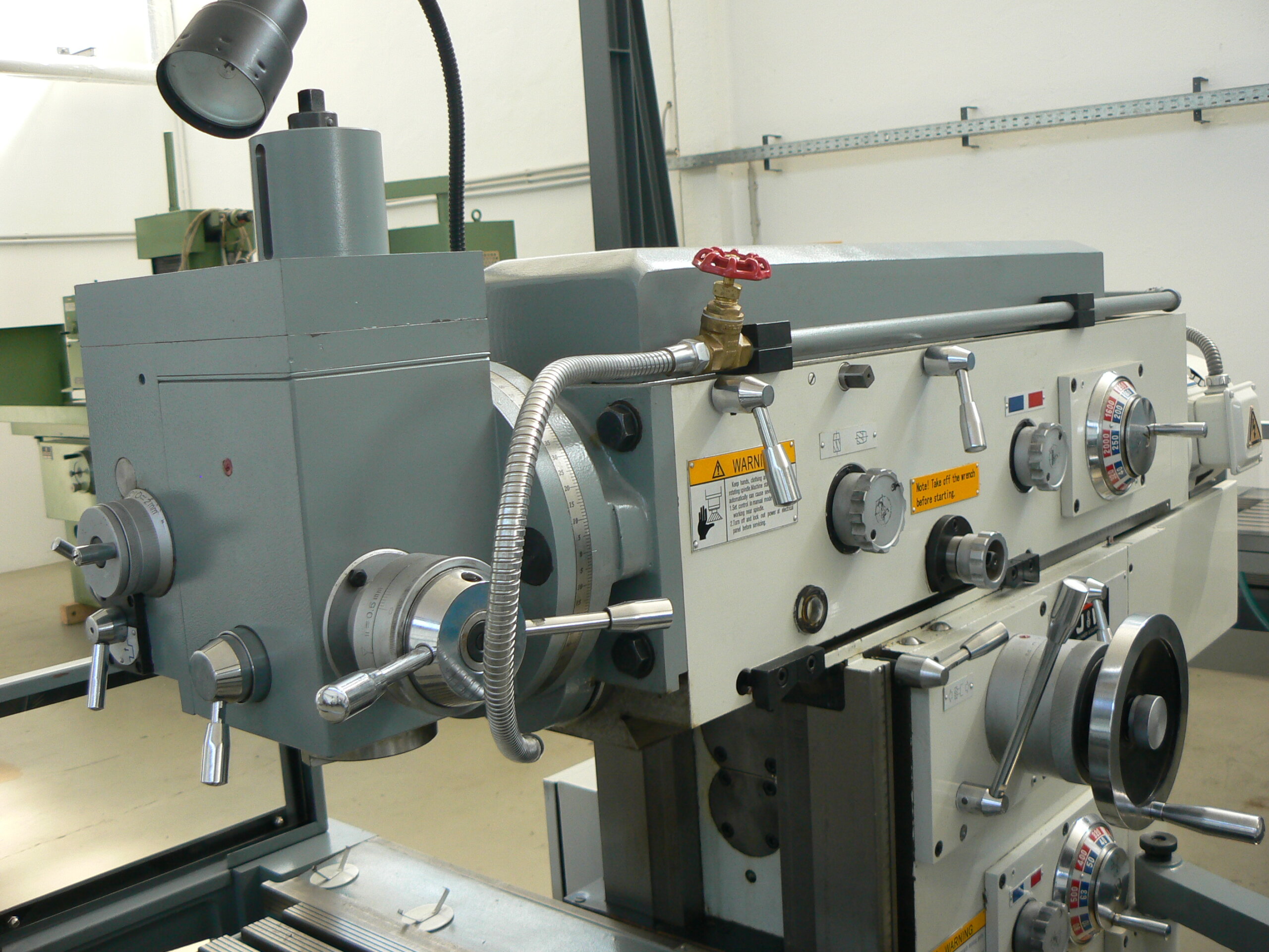 Werkzeugfräsmaschine J&W GJ 8140K - Image 3